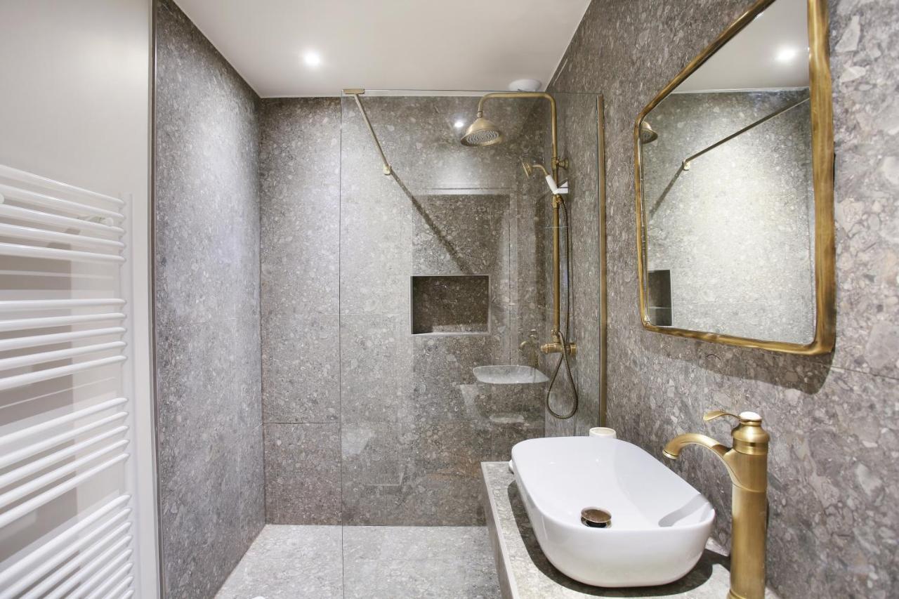 Residence In The Center Of Paris By Studio Prestige Buitenkant foto